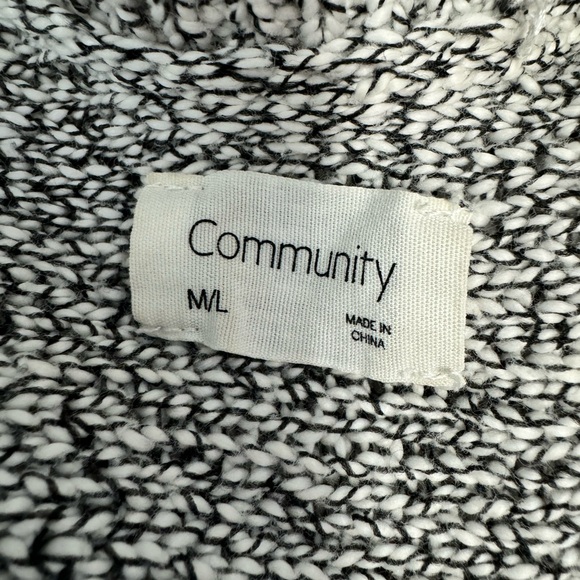 Aritzia Community Knitted lonic Cape - Picture 6 of 7